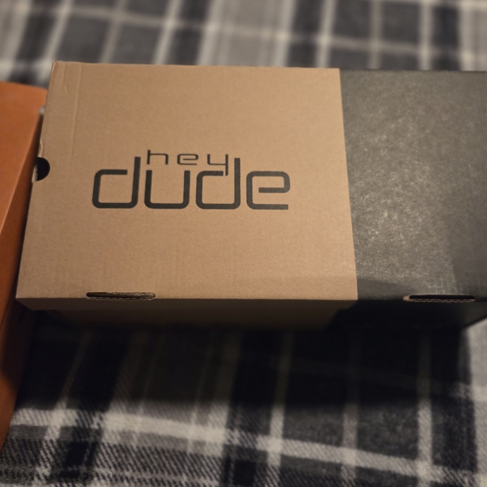 Hey Dude Wally Sox Shoe Box - Black and Brown